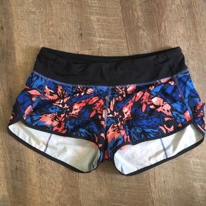 Lululemon athletica workout shorts printed